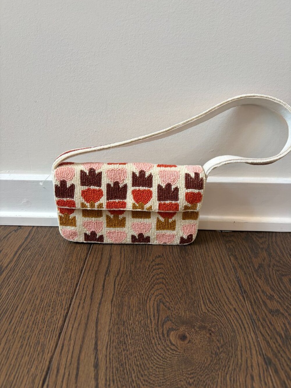 Fiona Beaded Bag - Retro Flower Edition - Picture 6 of 8